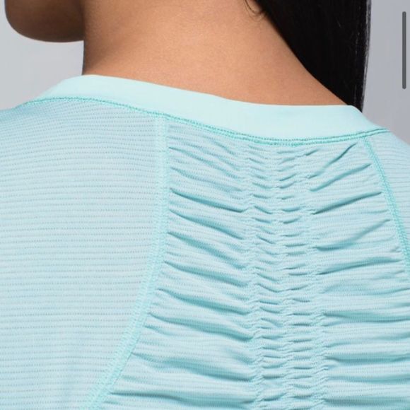 Lululemon Runner Up Short Sleeve in Aquamarine M - Picture 6 of 12